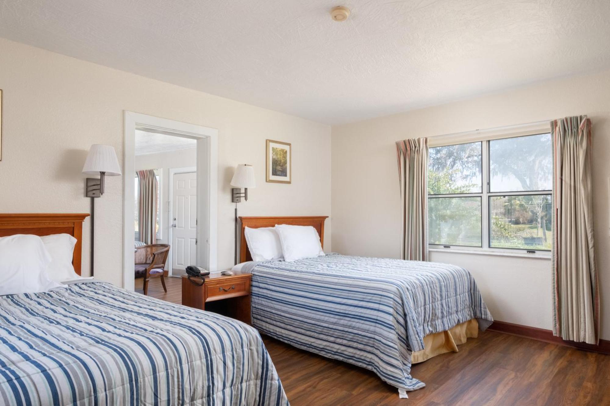 Отель Suwannee Gables Old Town Экстерьер фото