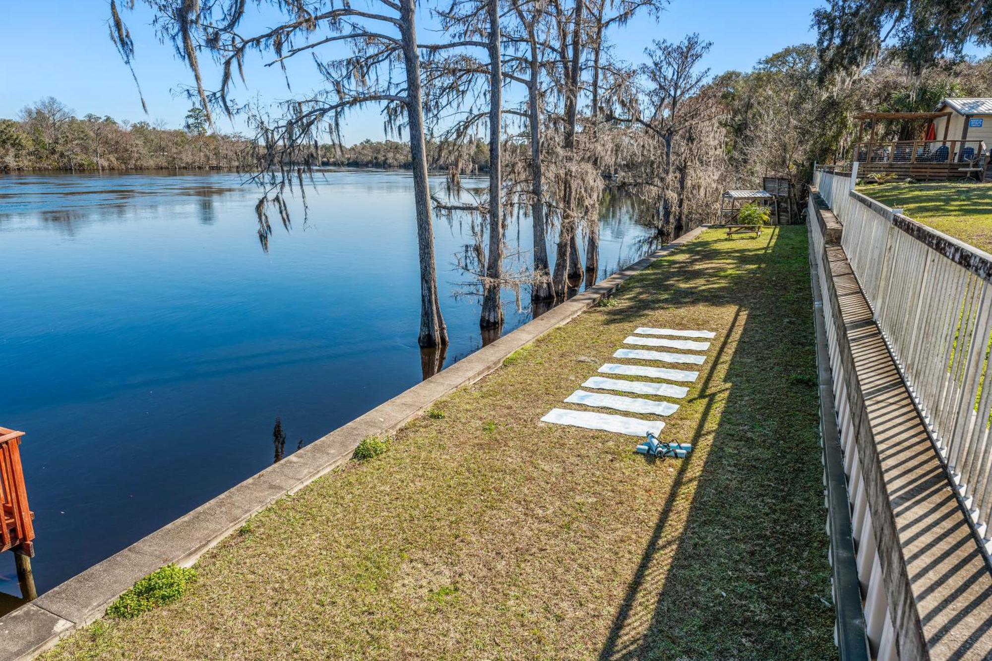 Отель Suwannee Gables Old Town Экстерьер фото