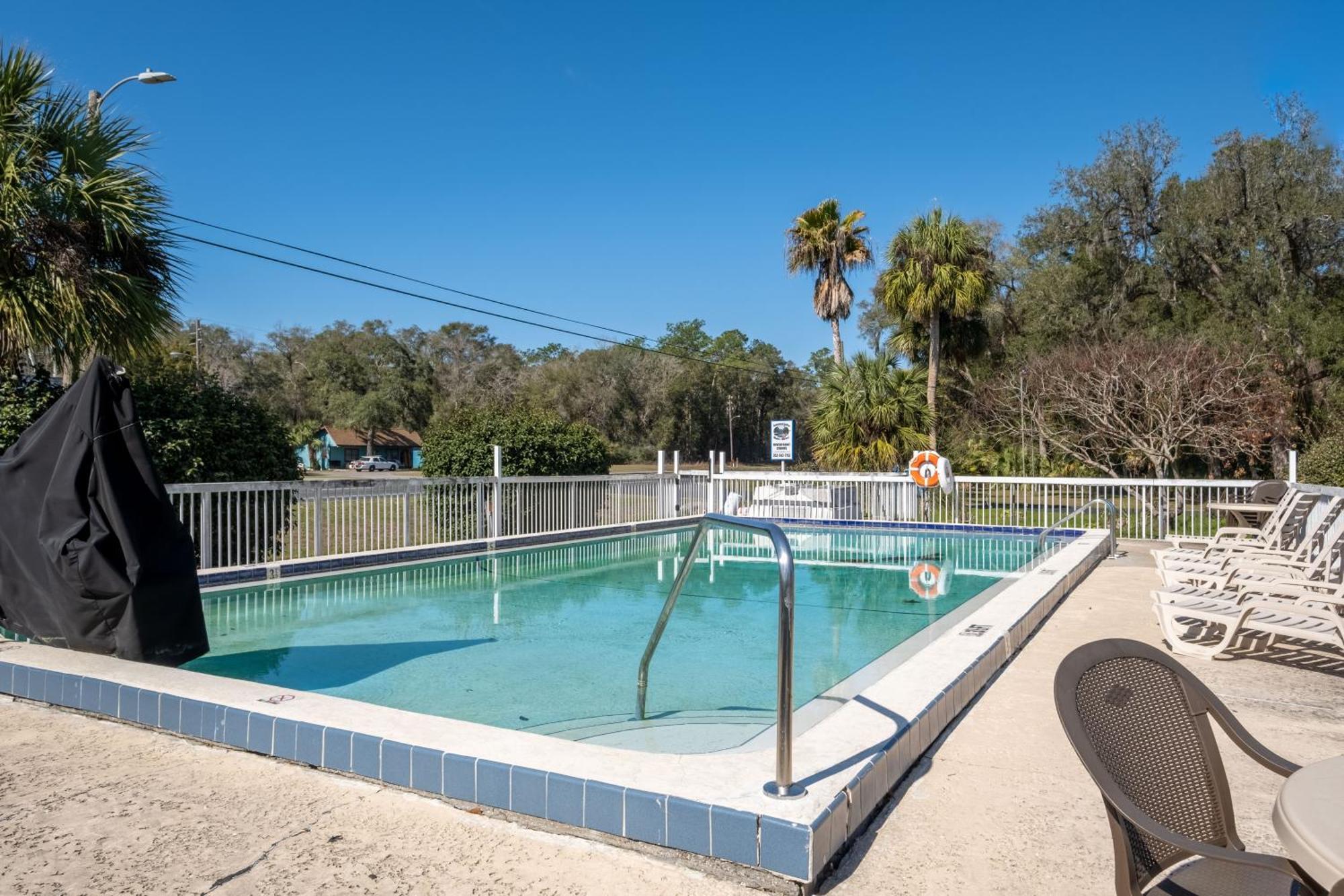 Отель Suwannee Gables Old Town Экстерьер фото