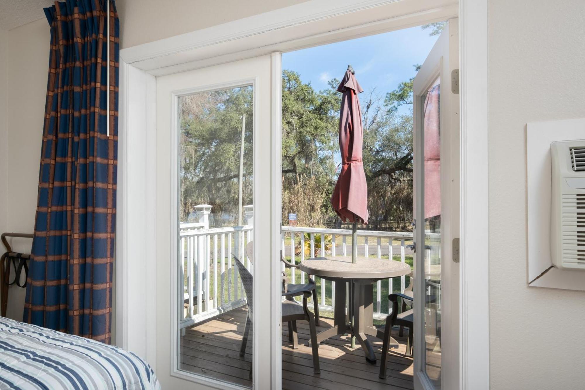 Отель Suwannee Gables Old Town Экстерьер фото