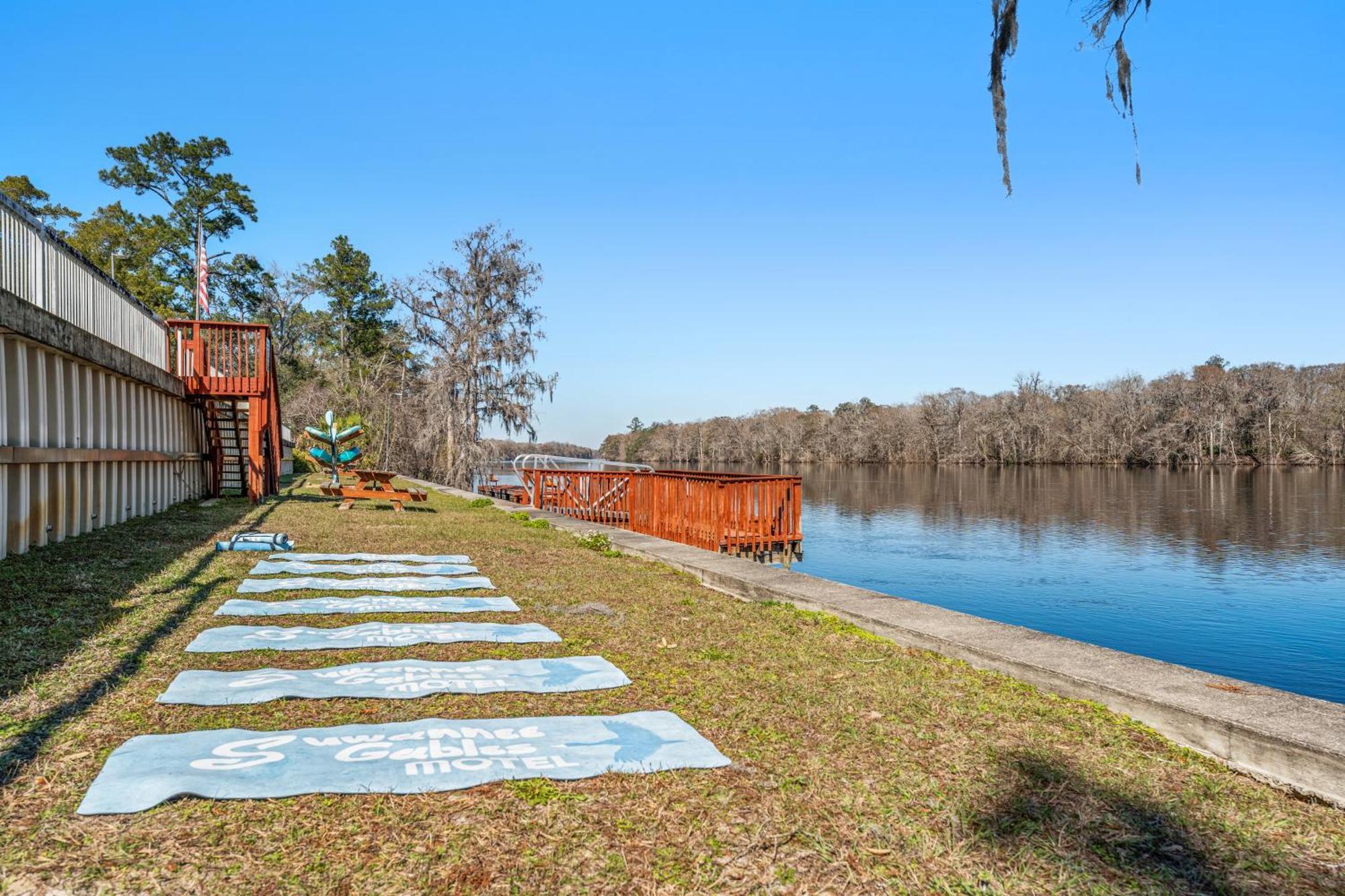 Отель Suwannee Gables Old Town Экстерьер фото