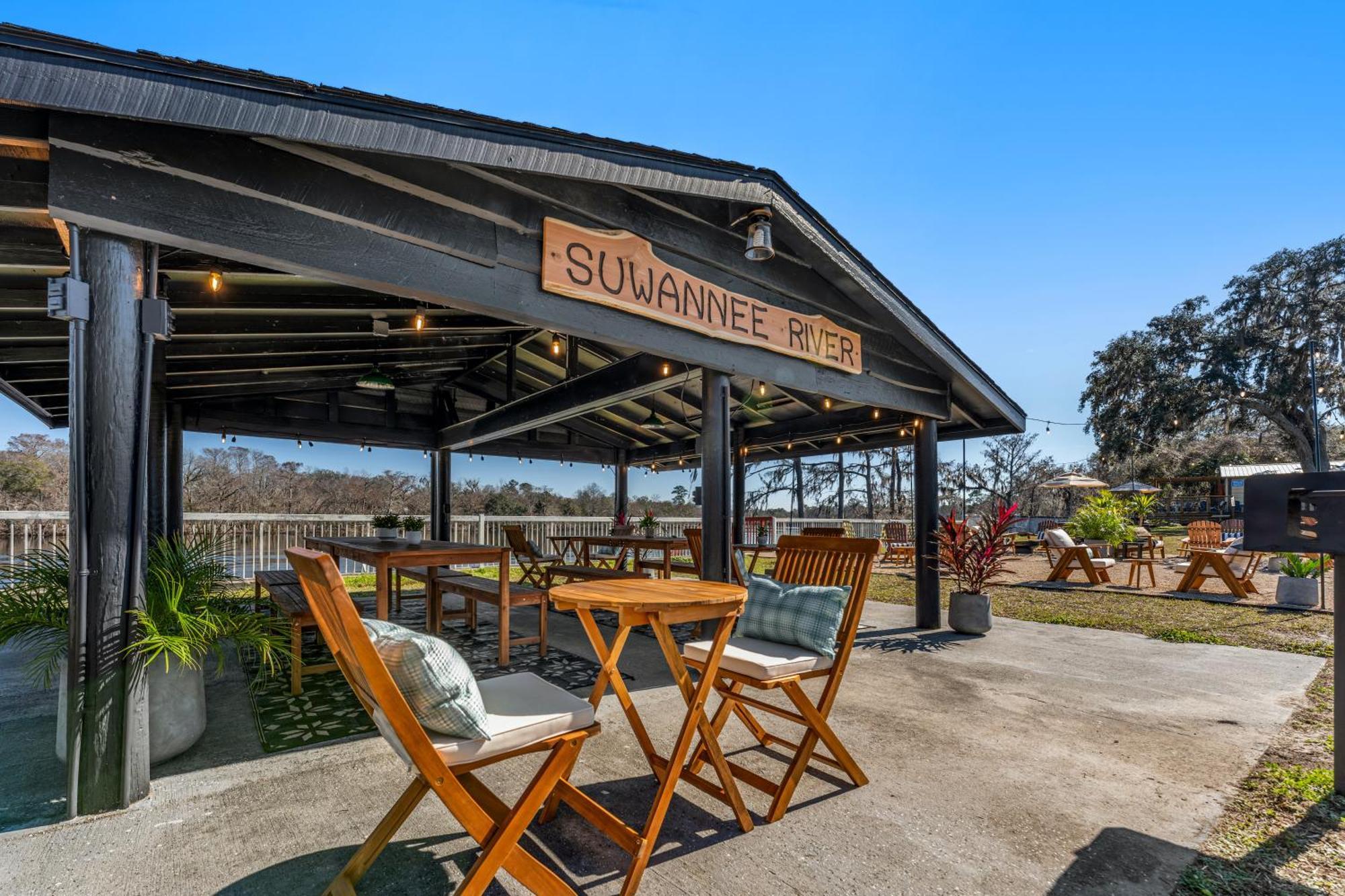 Отель Suwannee Gables Old Town Экстерьер фото