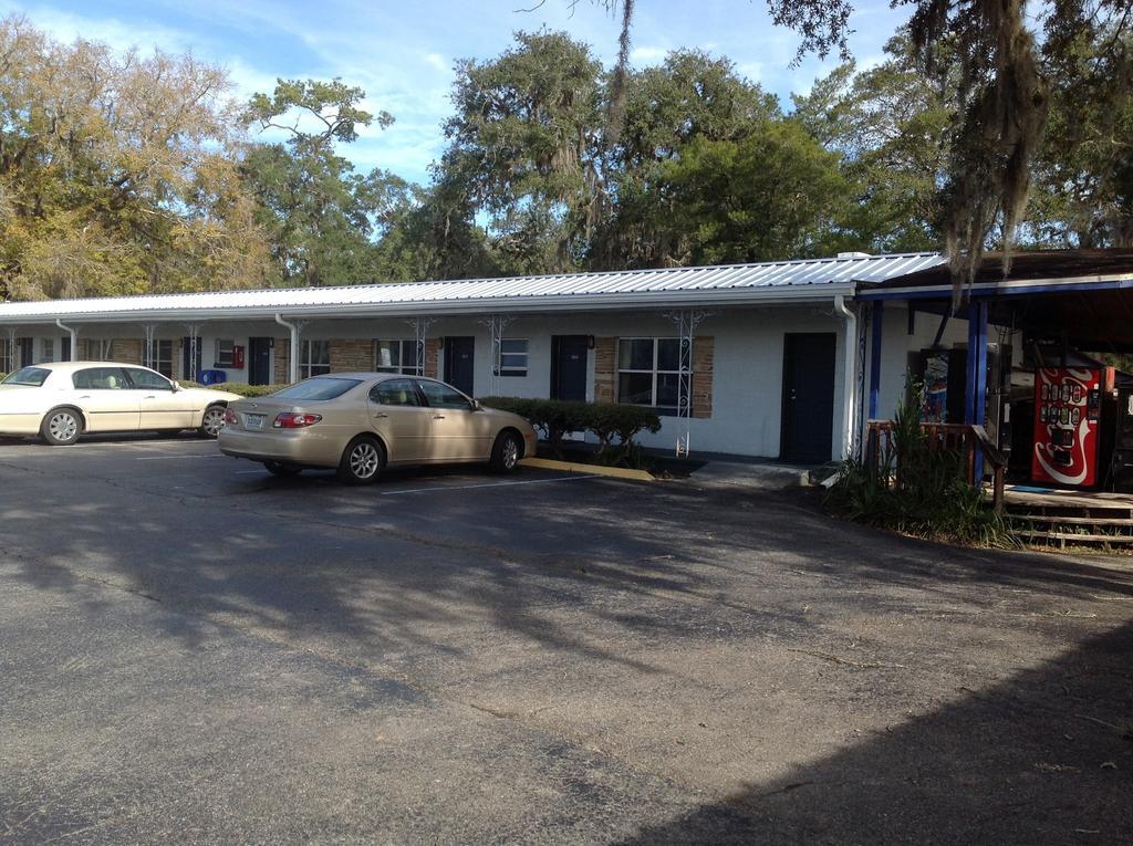 Отель Suwannee Gables Old Town Экстерьер фото