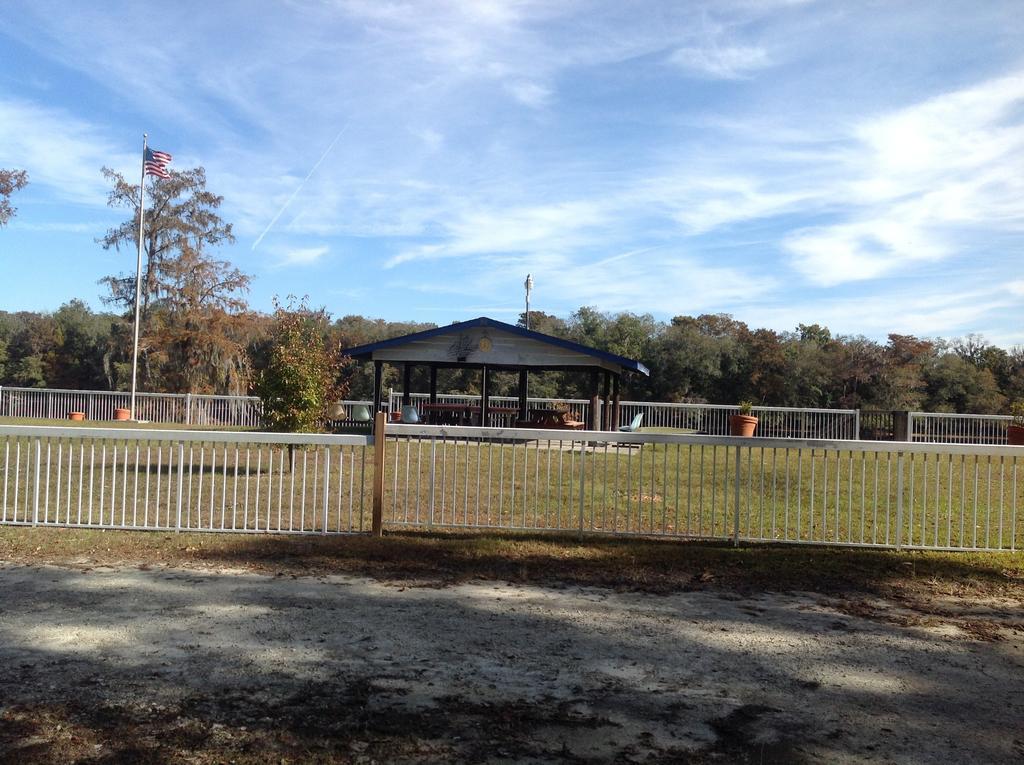 Отель Suwannee Gables Old Town Экстерьер фото