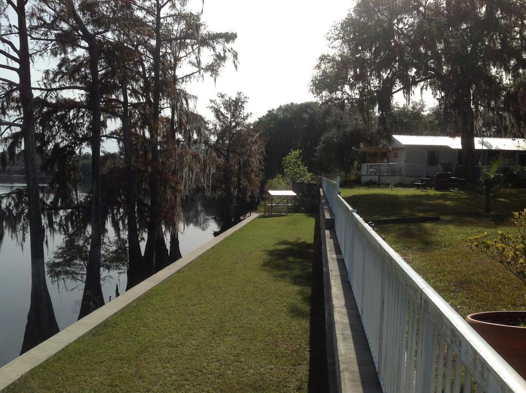 Отель Suwannee Gables Old Town Экстерьер фото